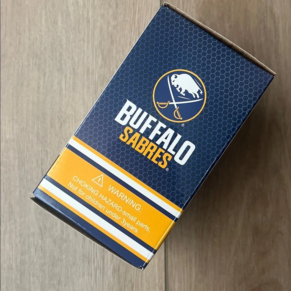 Buffalo Sabres Sabretooth Building Block Set - Picture 3 of 6